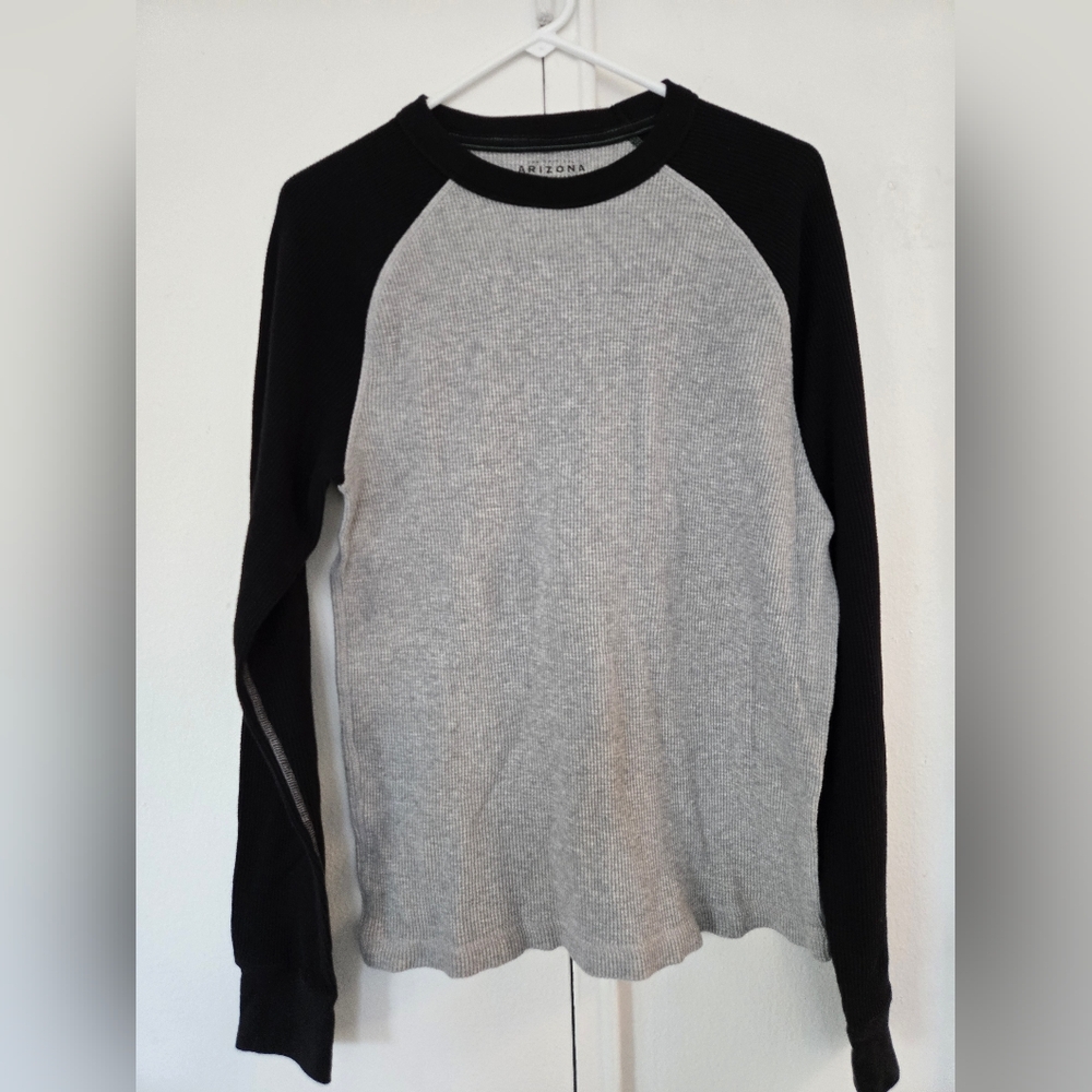 Arizona Jean Company Men's Long Sleeve Black and Gray Tee